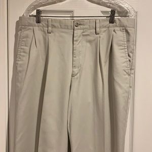 Men Docker khaki pants